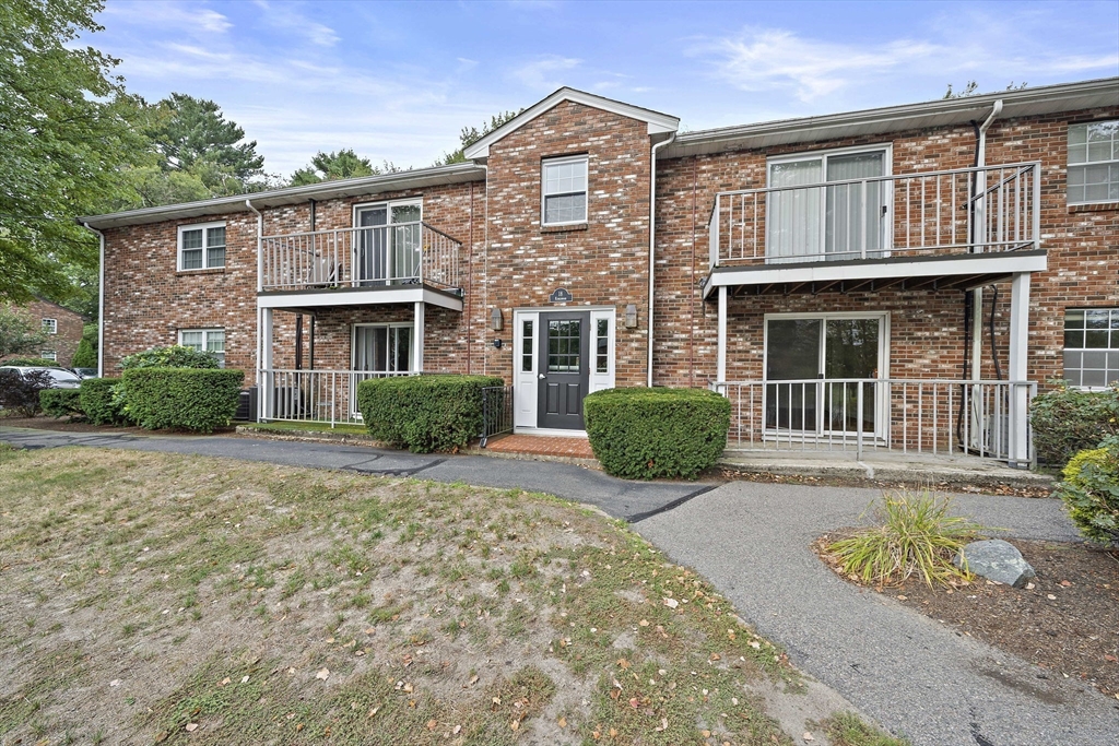 18 Kingswood Dr #5 in Abington