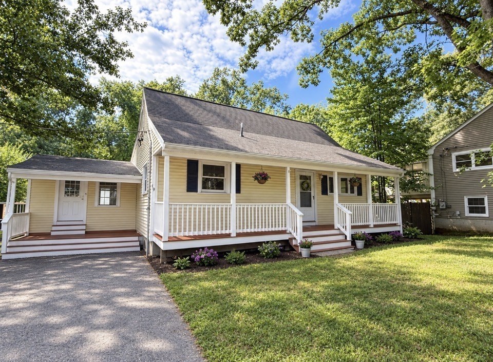 19 Fieldcrest Ter in North Reading