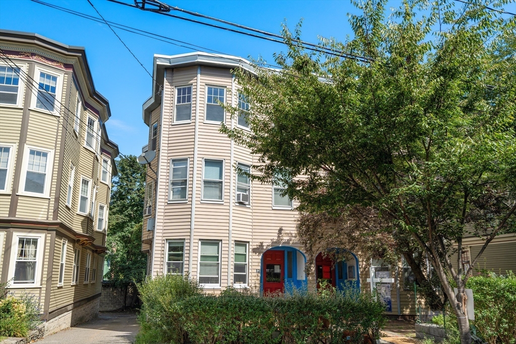83 Francis St #5 in Brookline