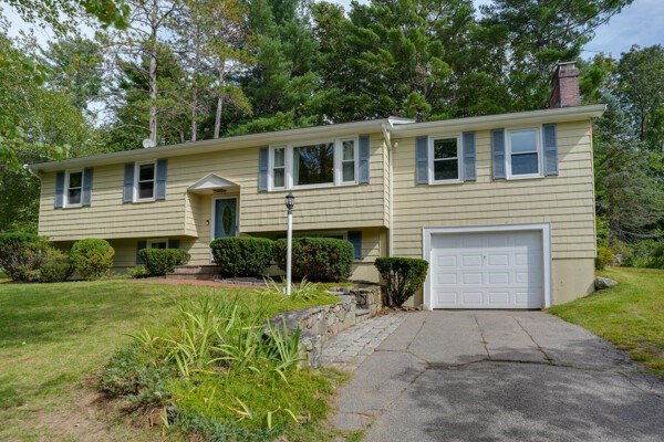 35 Jerrold Street in Holliston