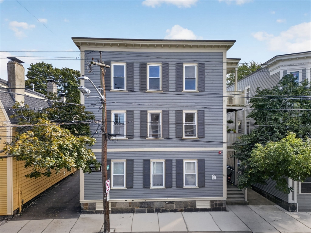 131 Derby St #1R in Salem