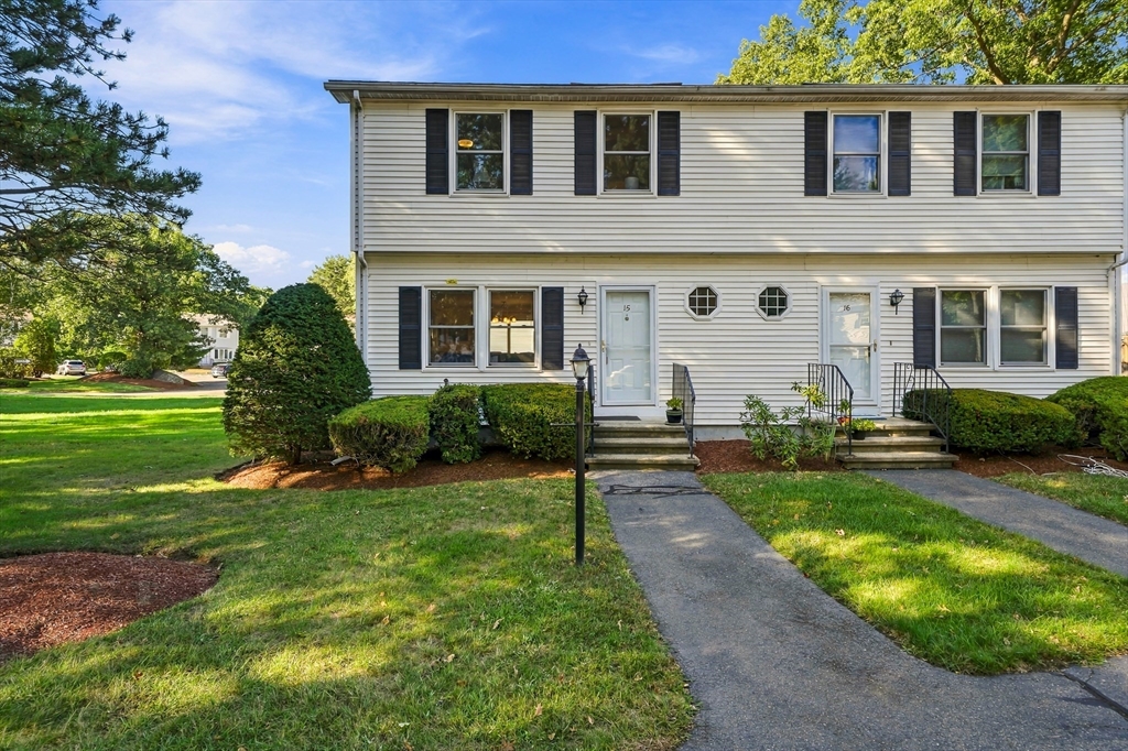 15 Northwoods Cir #15 in Woburn