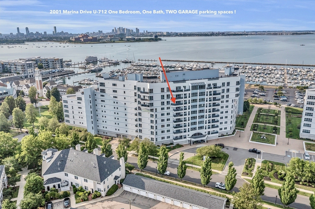 2001 Marina Dr #712 in Quincy