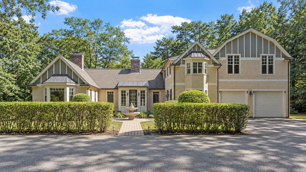 130 Summer St in Weston