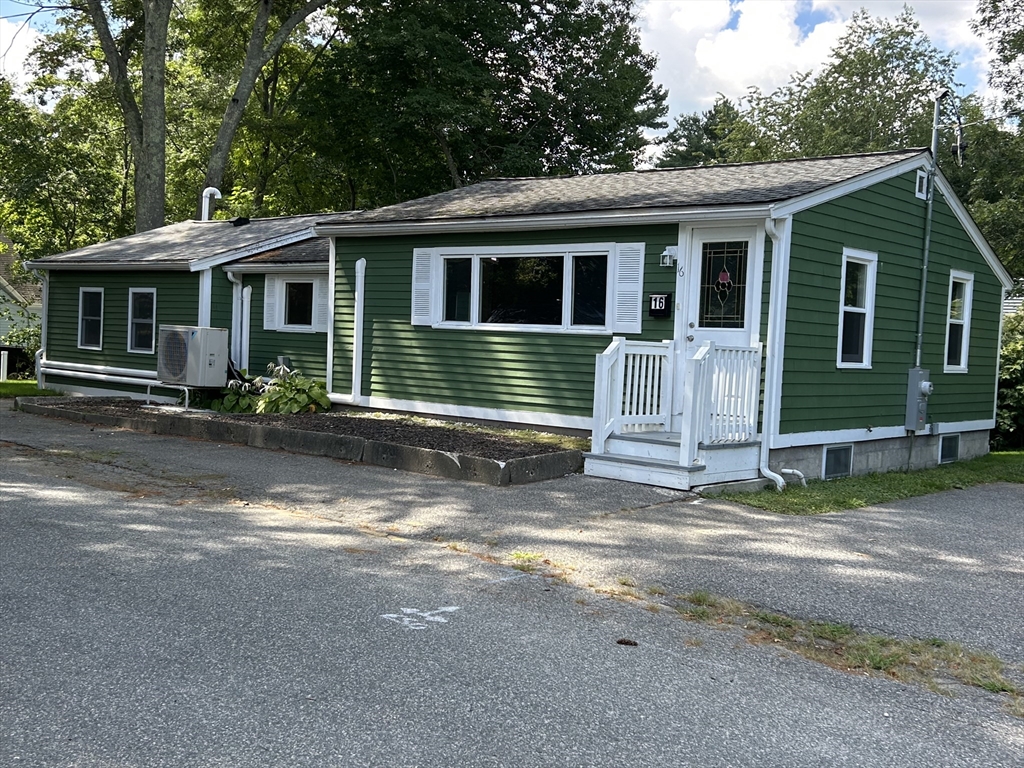 16 Upton St in Hanson