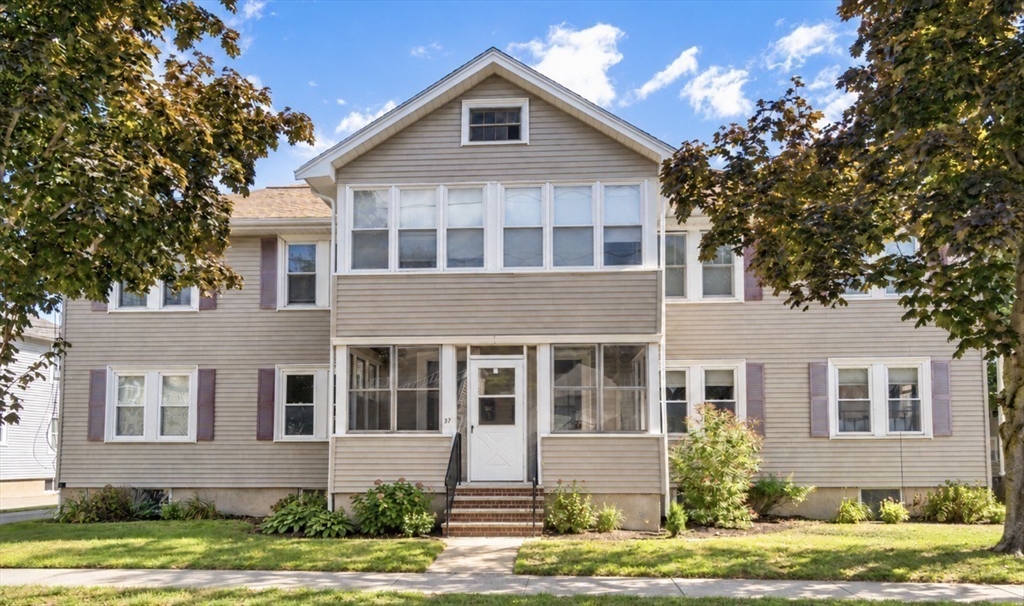37 Everett St #1 in Waltham