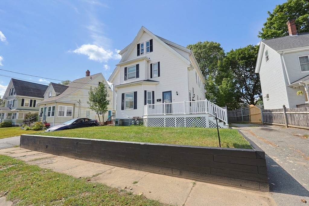 23 Fullerton Ave in Whitman
