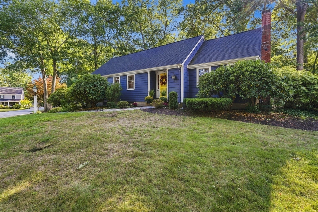 15 Alden Circle in Reading