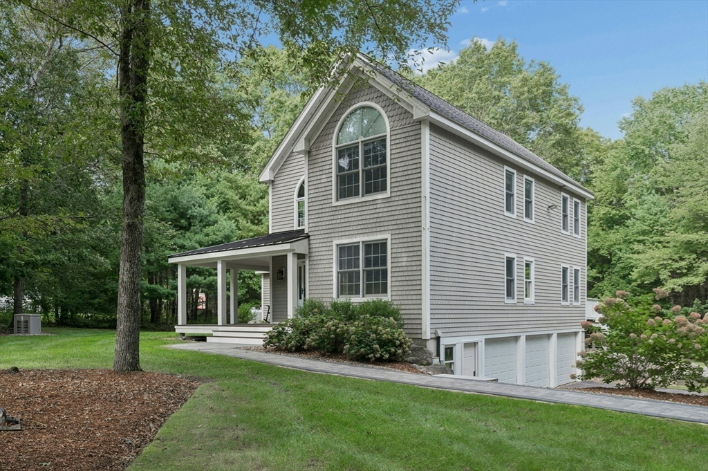 17 Panettieri Dr. in Lakeville
