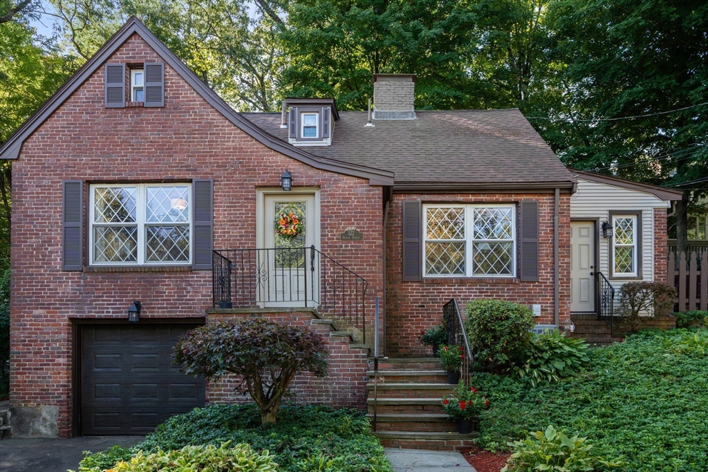 122 Austin St in Newtonville