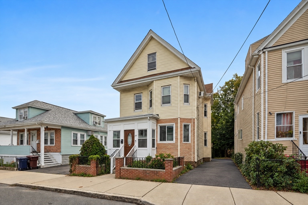 25 Rock Valley Ave in Everett