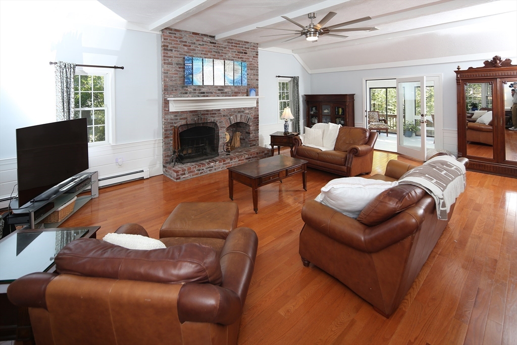 7 Tinkers Ledge Rd in Duxbury