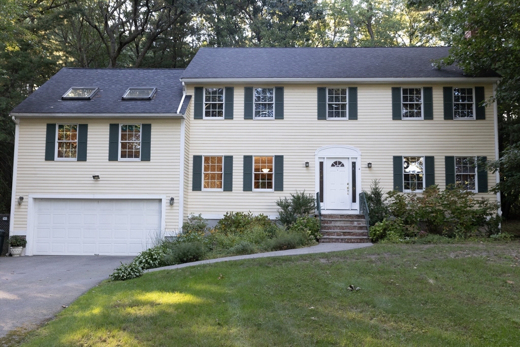4 Mead Circle in Lexington