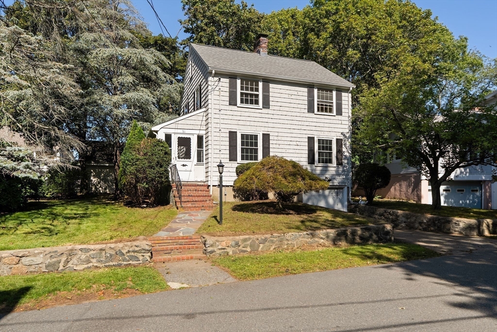 51 Iroquois Road in Arlington