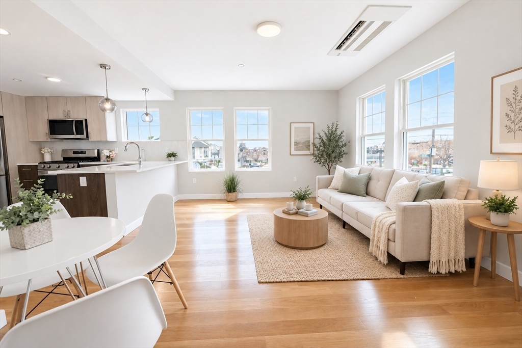 98 Prescott St #3a in Boston