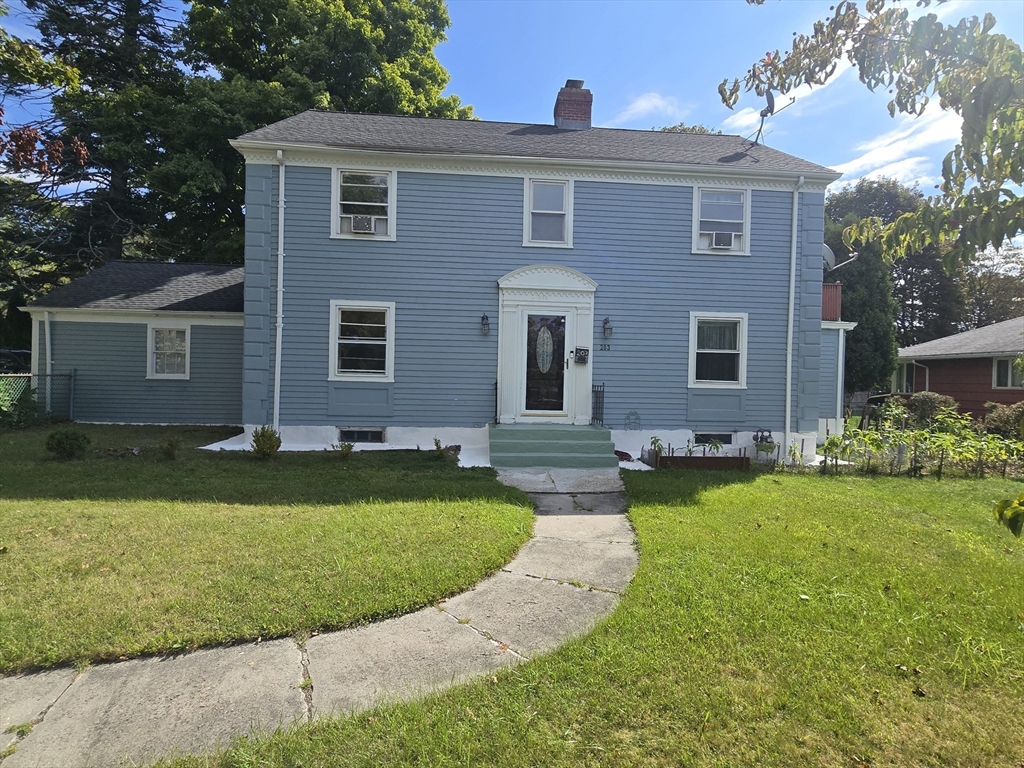 203 Burncoat St in Worcester