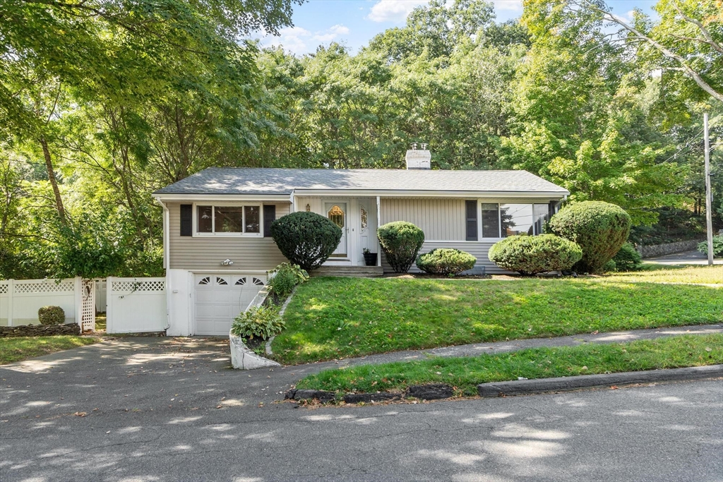 1 Standish Road in Lynnfield