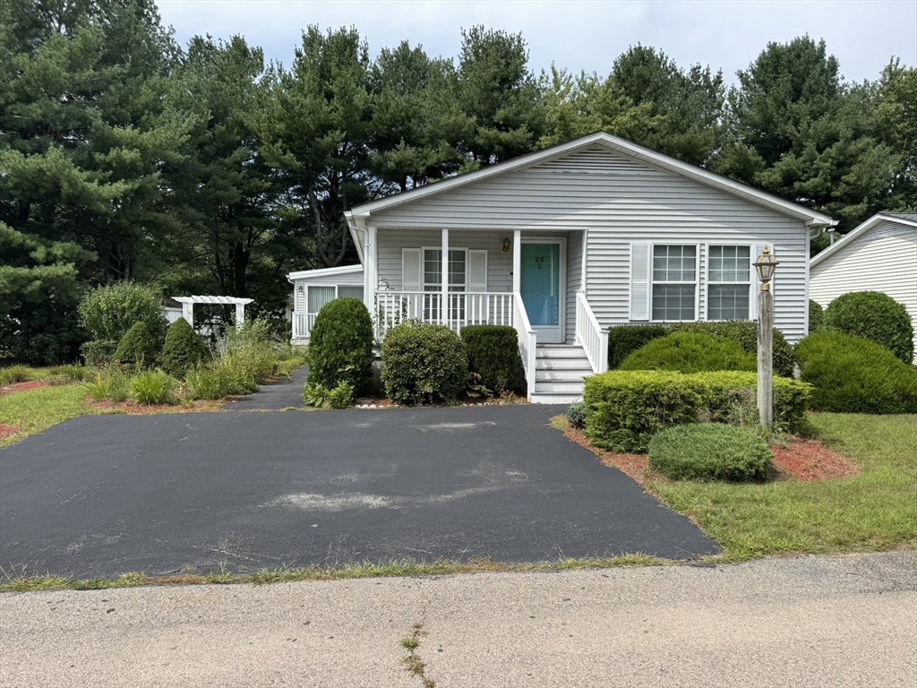 25 Fieldwood Dr in Bridgewater