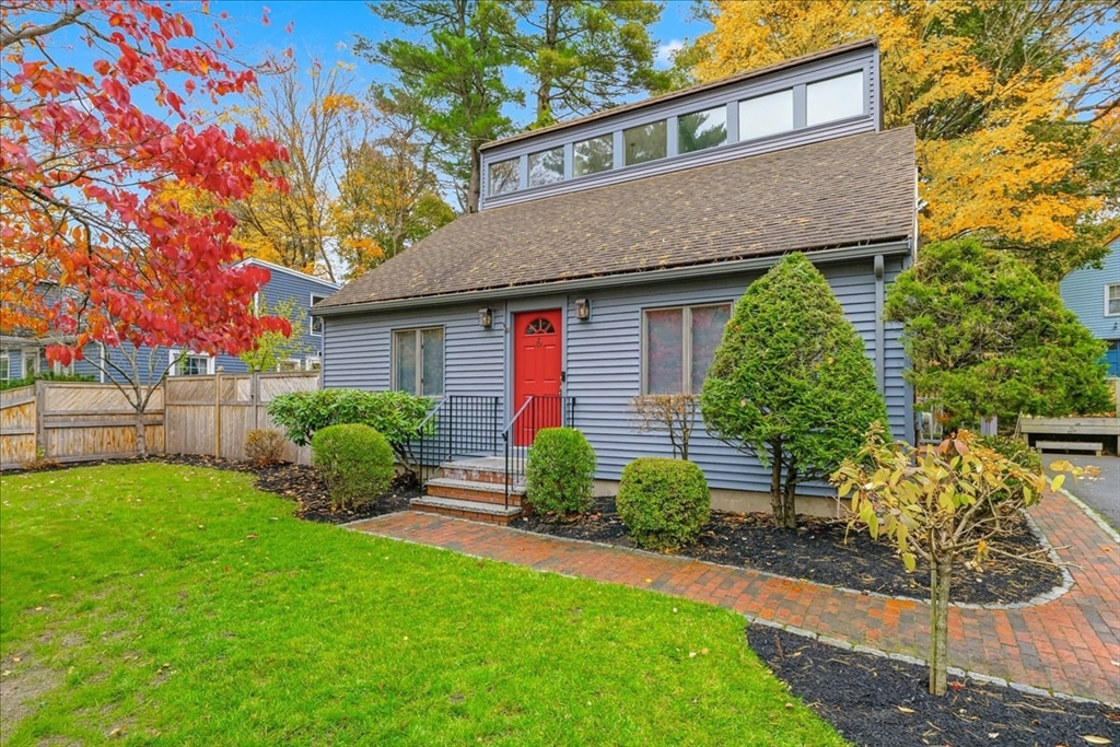 6 Ledgeville Ave in Foxboro
