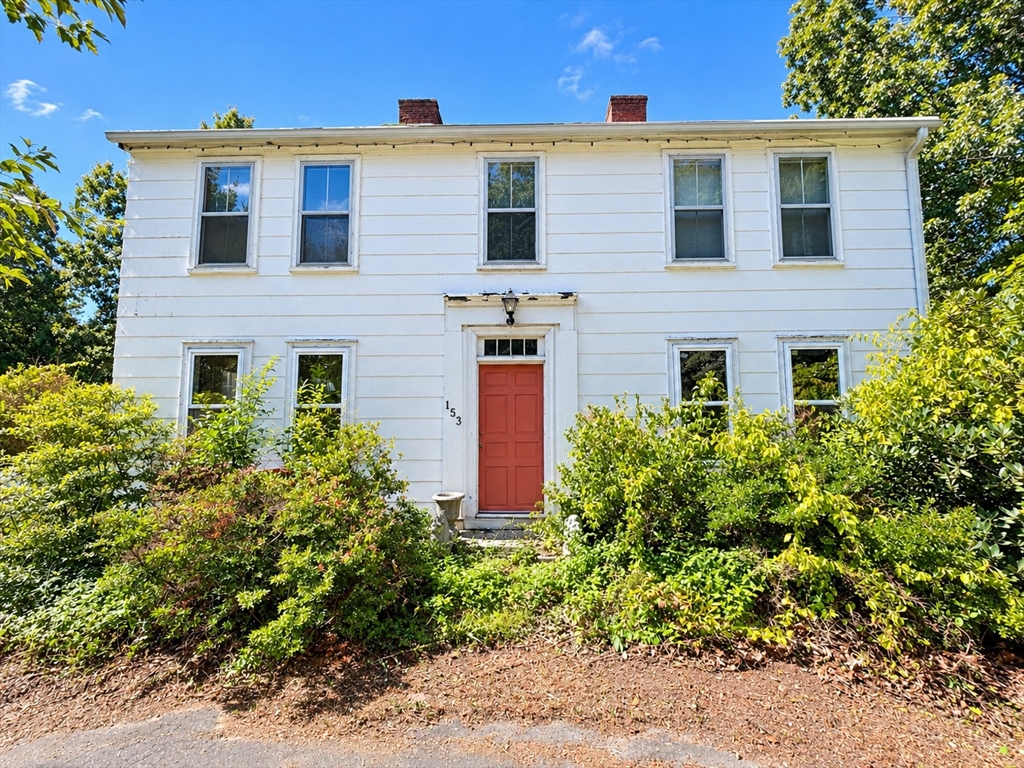 153 Johnny Appleseed Ln in Leominster