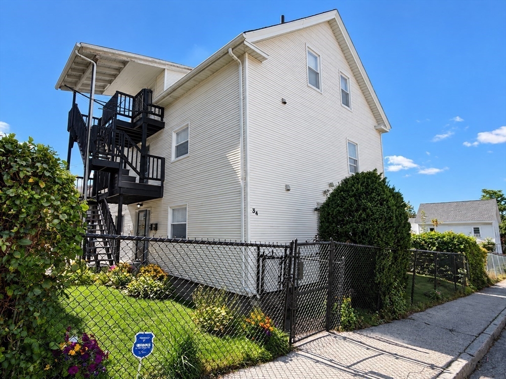 34 Dorchester St in Worcester