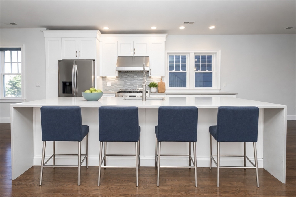 141 W 6th St #3 in Boston