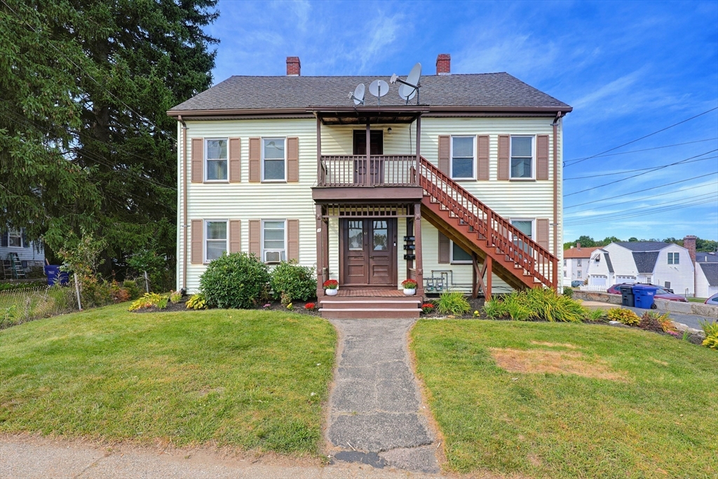 87 West St in Milford