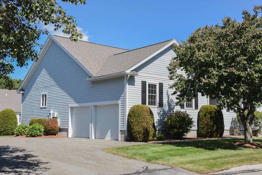 5 Village Ln #5 in Methuen