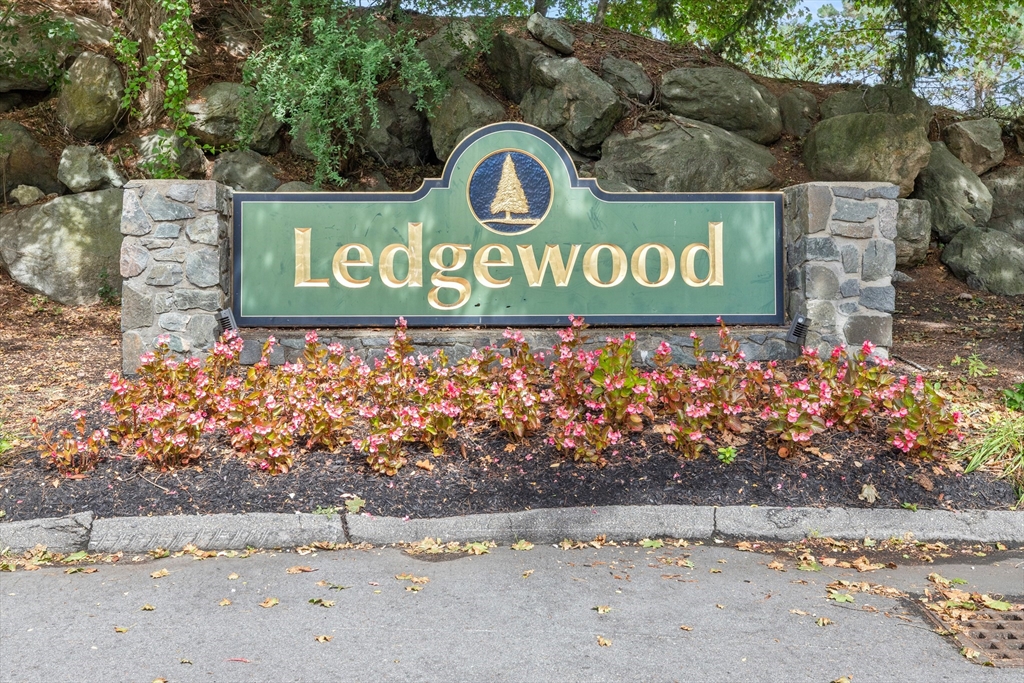 4 Ledgewood Way #21 in Peabody