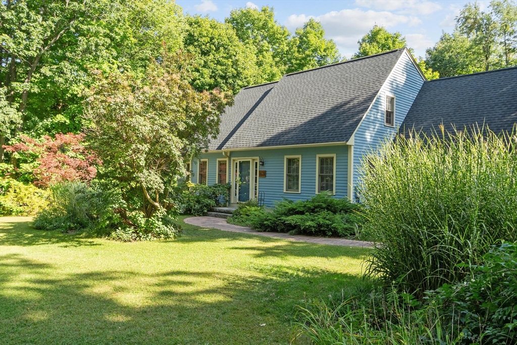 144 N Row Rd in Sterling