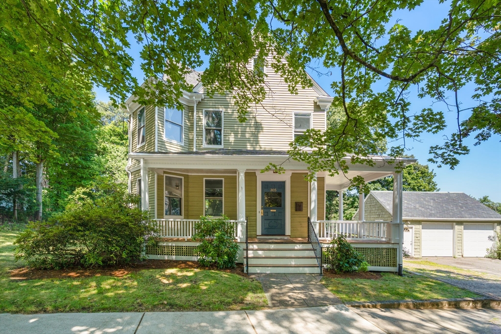 305 Central Street in Auburndale