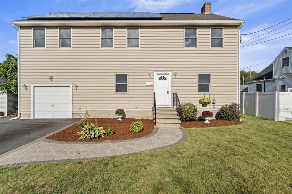 11 Sendick Rd in Woburn