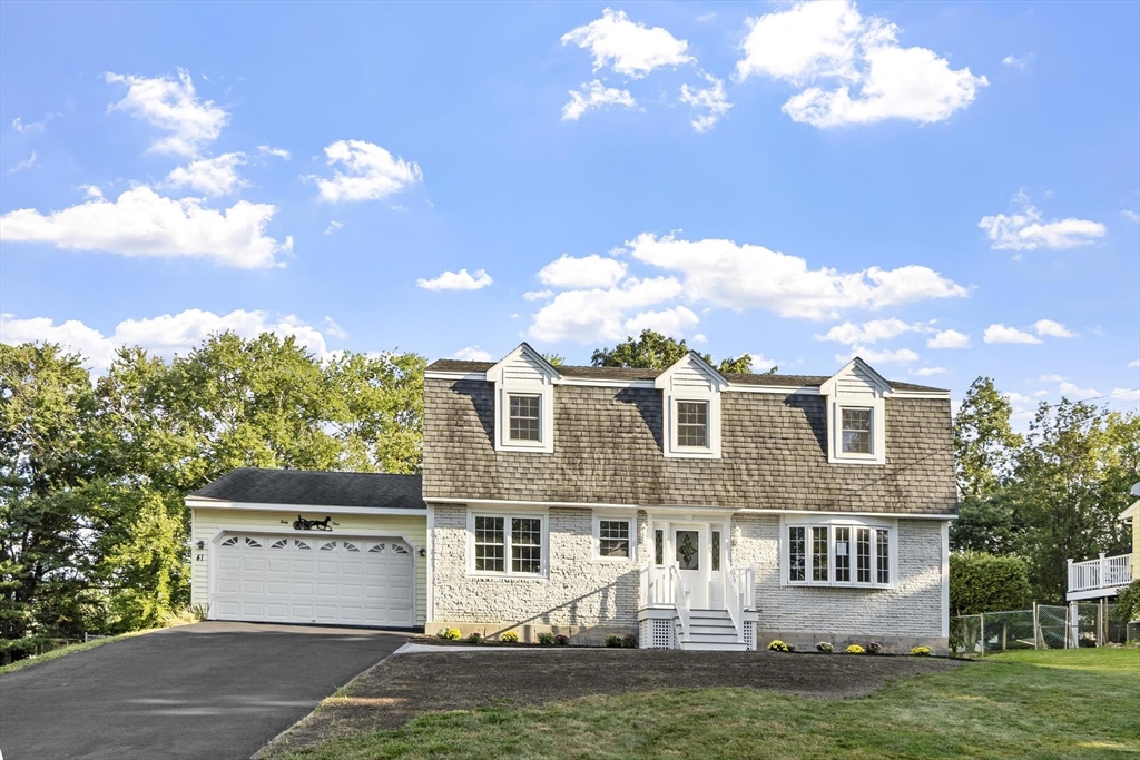 41 Riverview Ave in Methuen