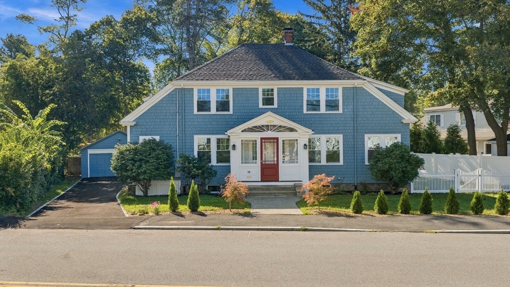 74 Tedesco St in Marblehead