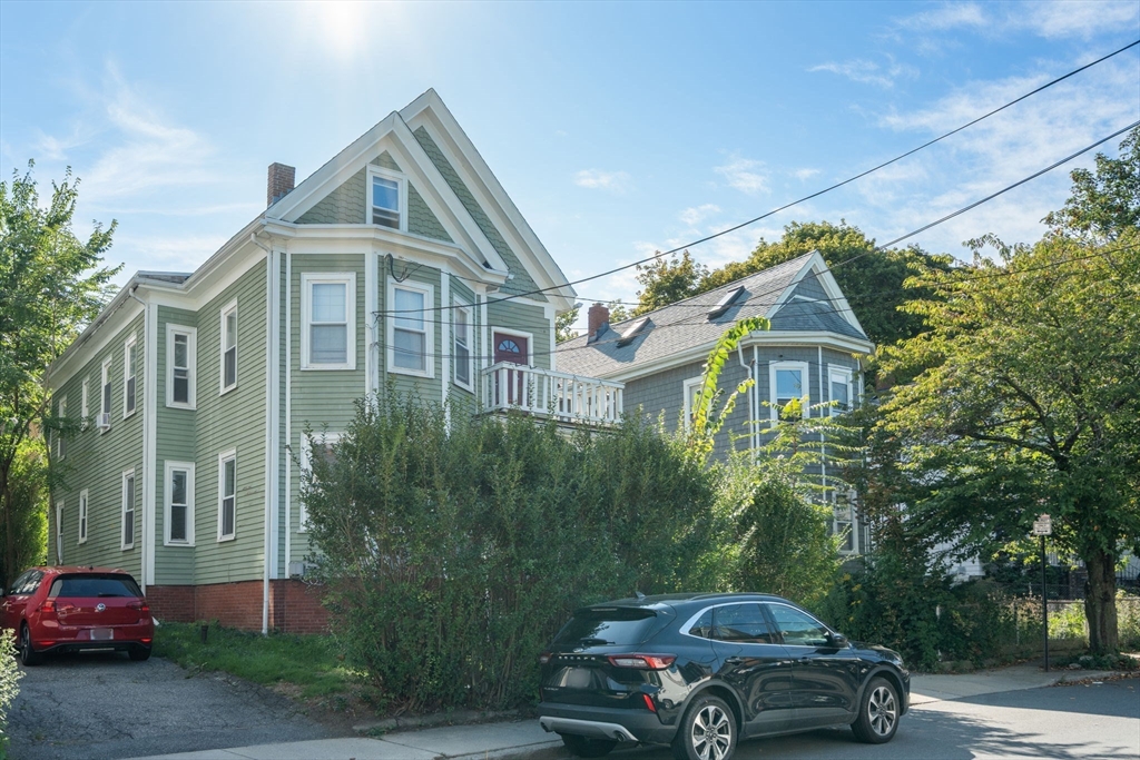 166 Albion St in Somerville