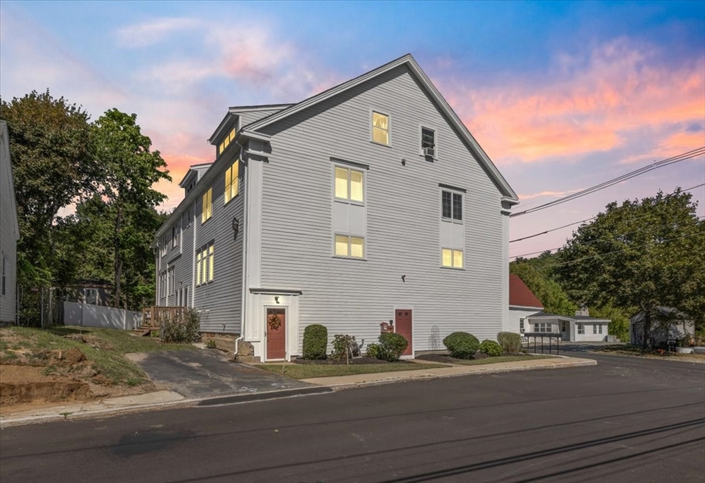 4 Mechanic St #1 in Merrimac