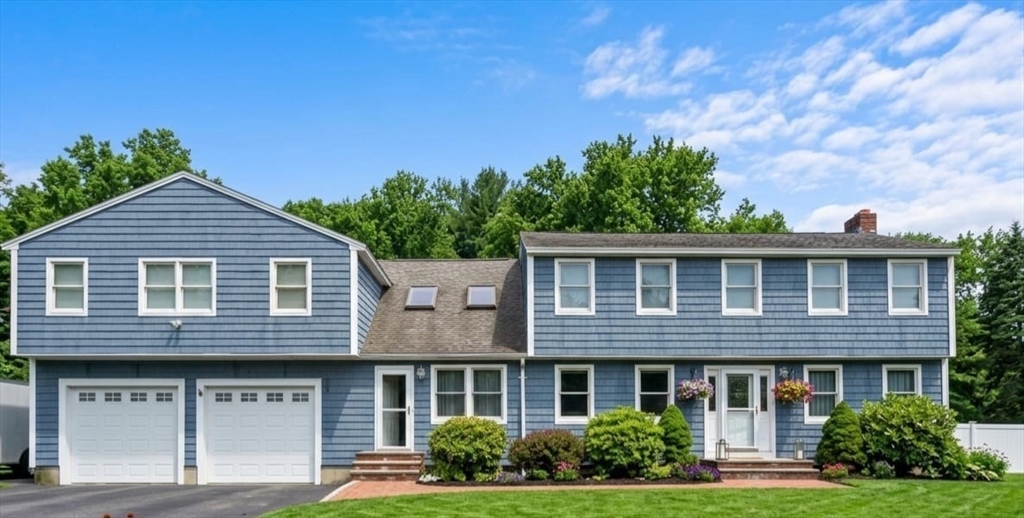 20 Farm Pond Rd in Dracut