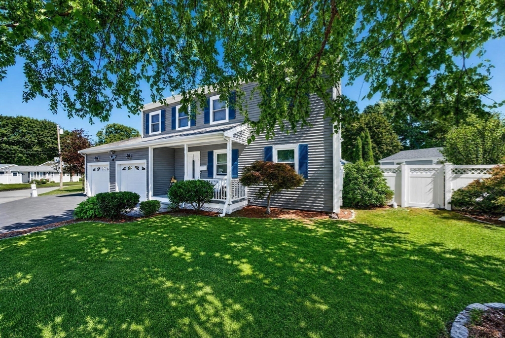 11 Pilgrim Rd in Woburn