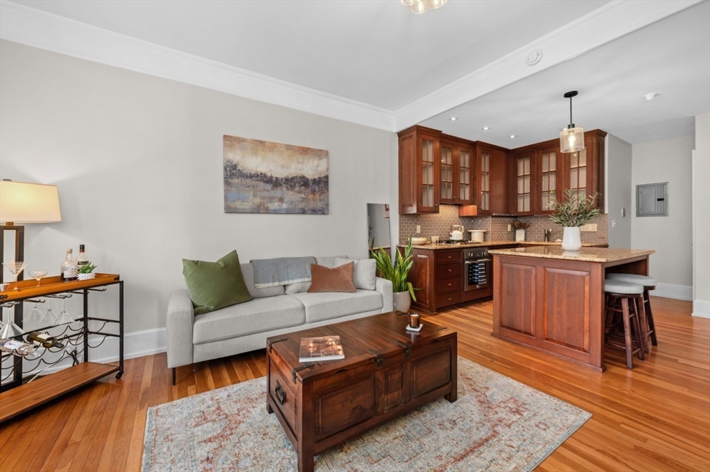 400 Marlborough St #9 in Boston