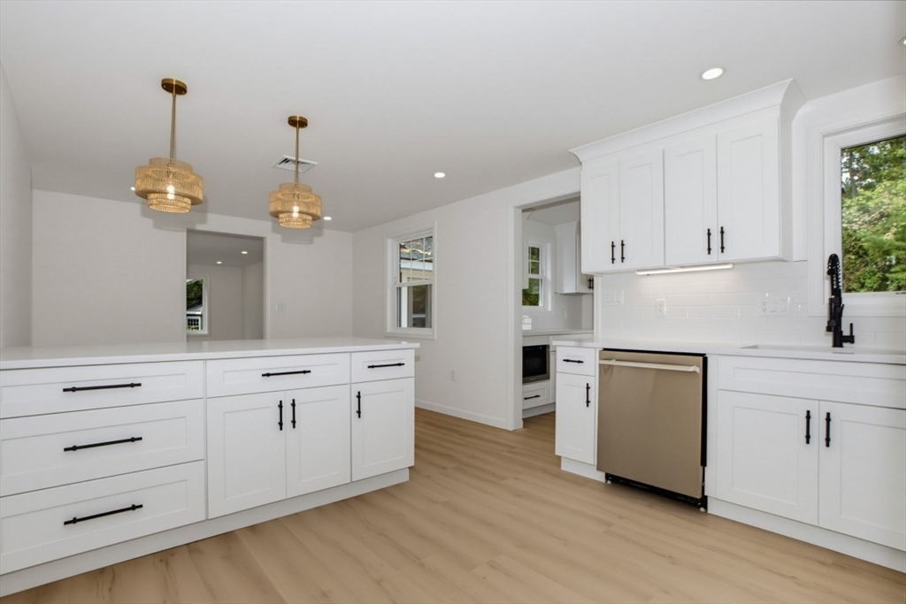 33 Cheryl Ln in Holliston
