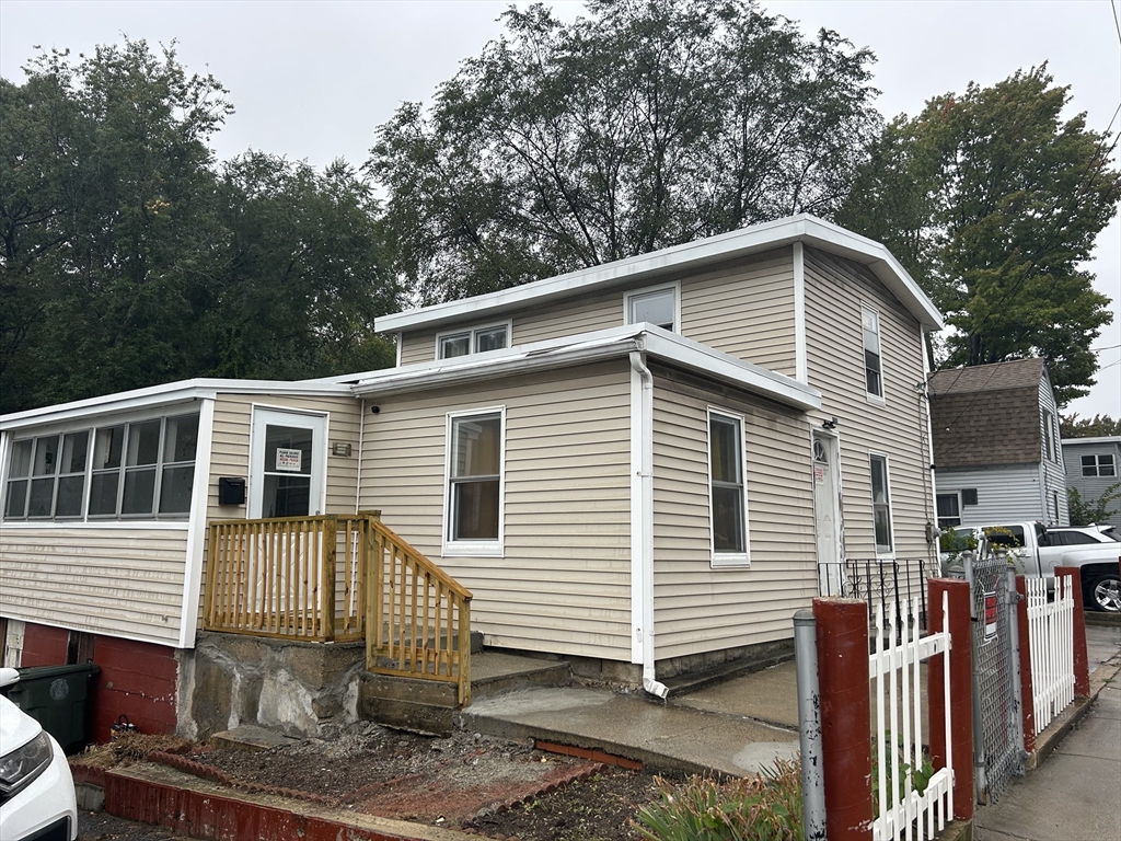 397 Mechanic St in Leominster