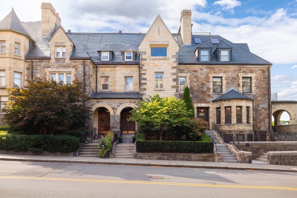 362 Tappan St in Brookline