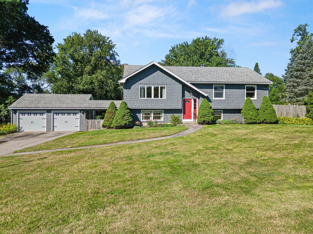 23 Georgetown Rd in West Newbury