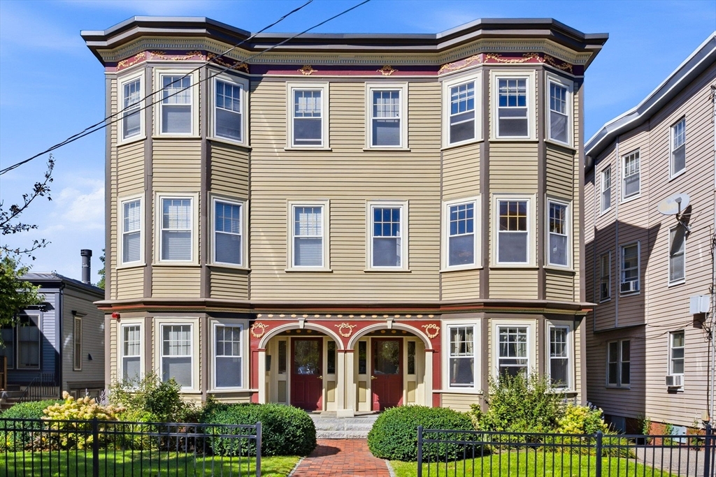 85-87 Francis St. #3 in Brookline
