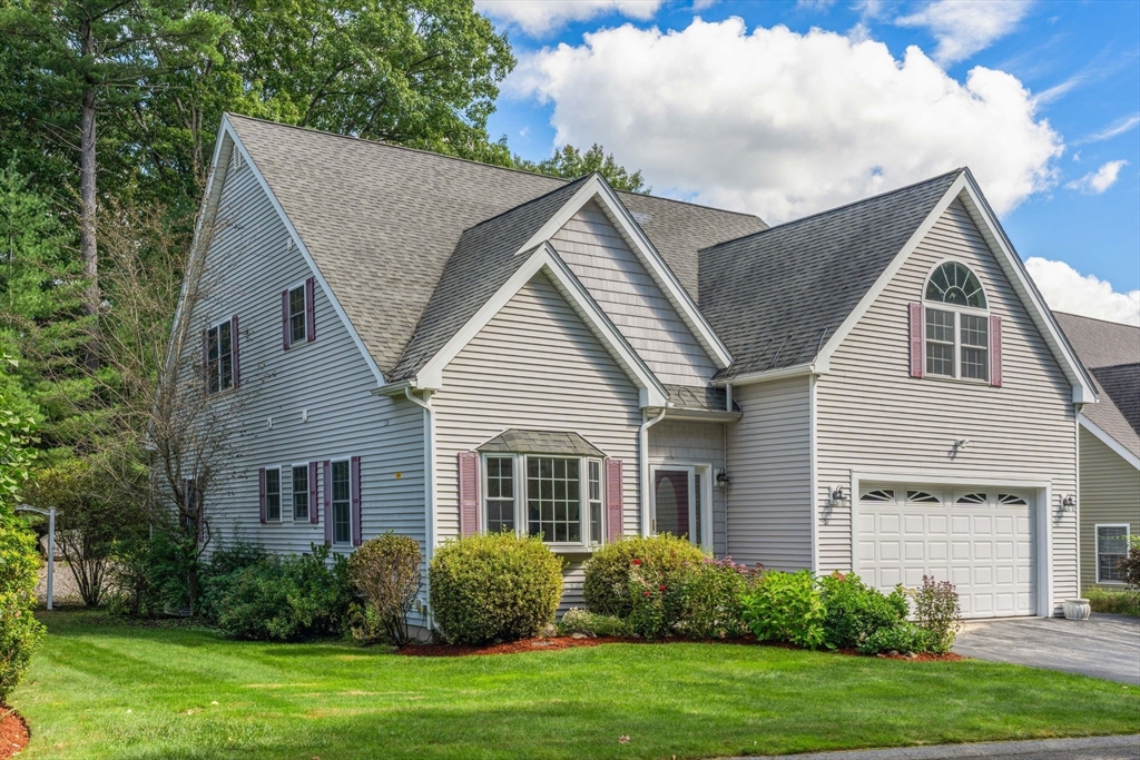 21 Steinbeck St in Tyngsboro