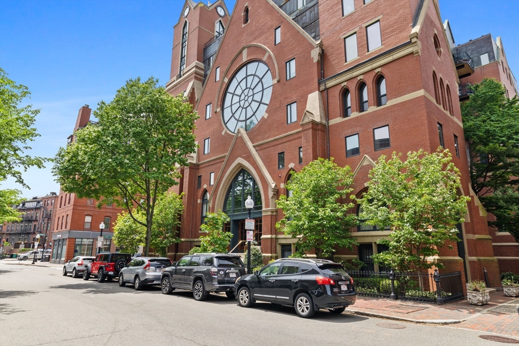 2 Clarendon St #301 in Boston