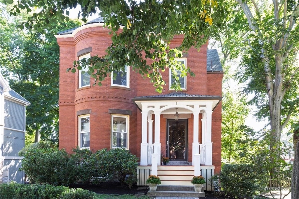 16 Kent Sq. #2 in Brookline