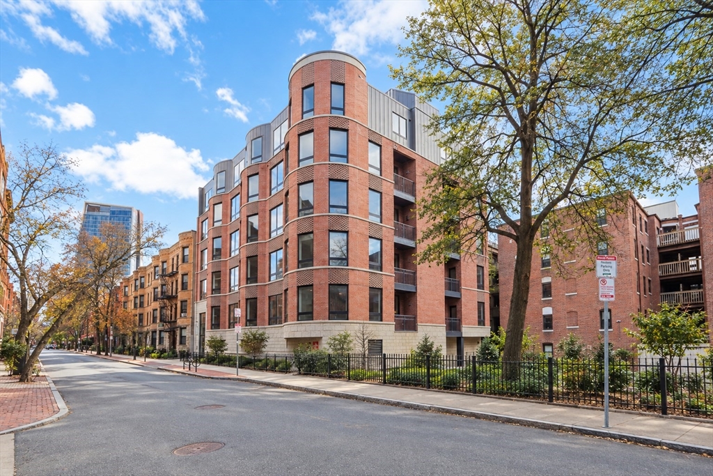 50 Symphony Rd #201 in Boston