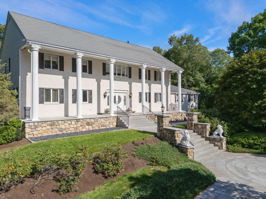 14 Grand Hill Dr in Dover