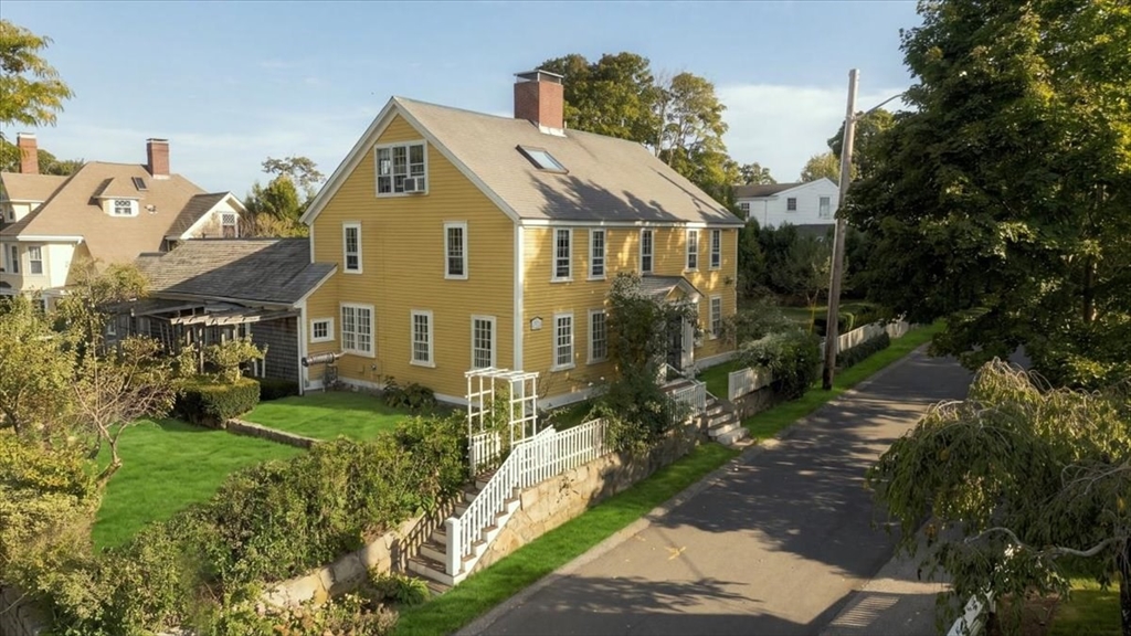25 Ship St in Hingham